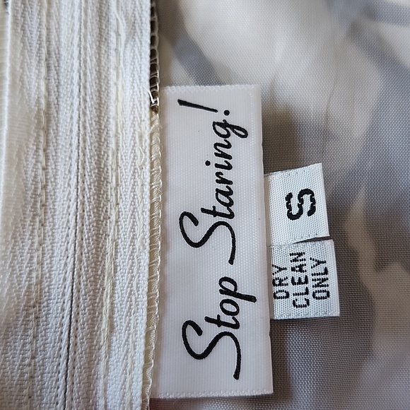 Stop Staring! White Halter Dress with Red Floral Print Size Small – Retro Pin-Up - Picture 9 of 9